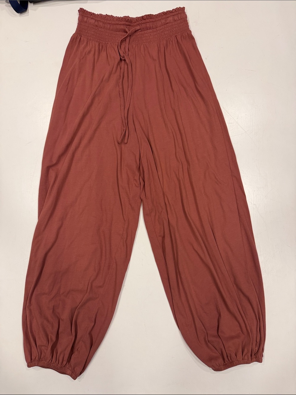 bobi Rust Drawstring Smocked-Waist Joggers